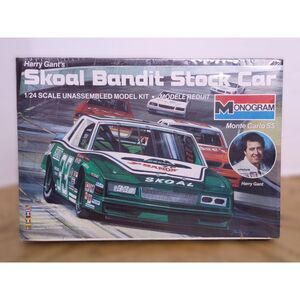Monogram 1/24 Chevy Monte Carlo SS Nascar Skoal Bandit Model Car Kit SEALED